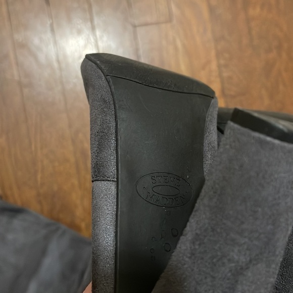 Steve Madden Grey GORGEOUS Over the Knee Vegan Tie Boots Sz 9 - Picture 9 of 9